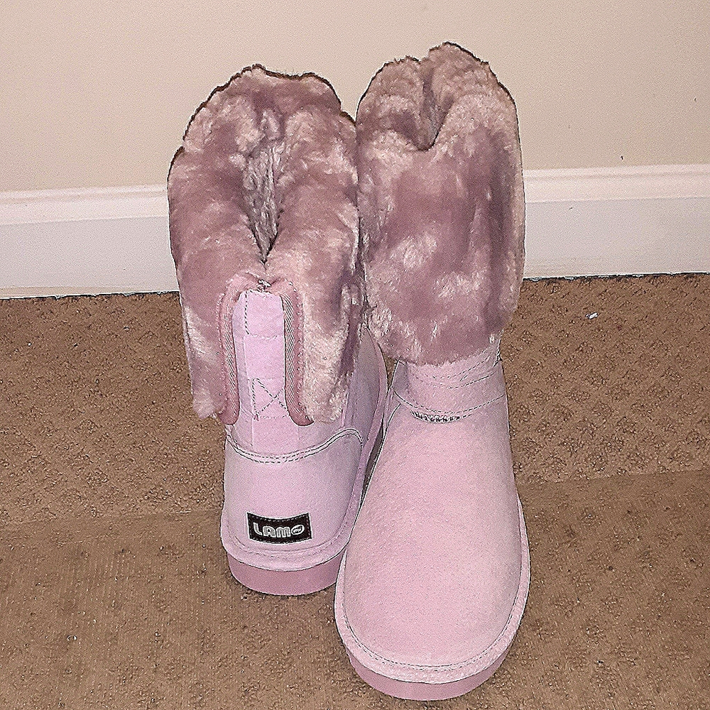 Lamo boots brand new